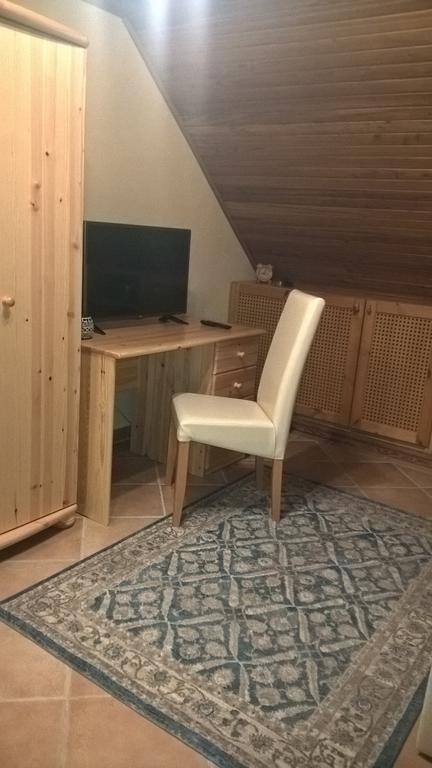 Pongrácz Apartman Zirc Exterior foto